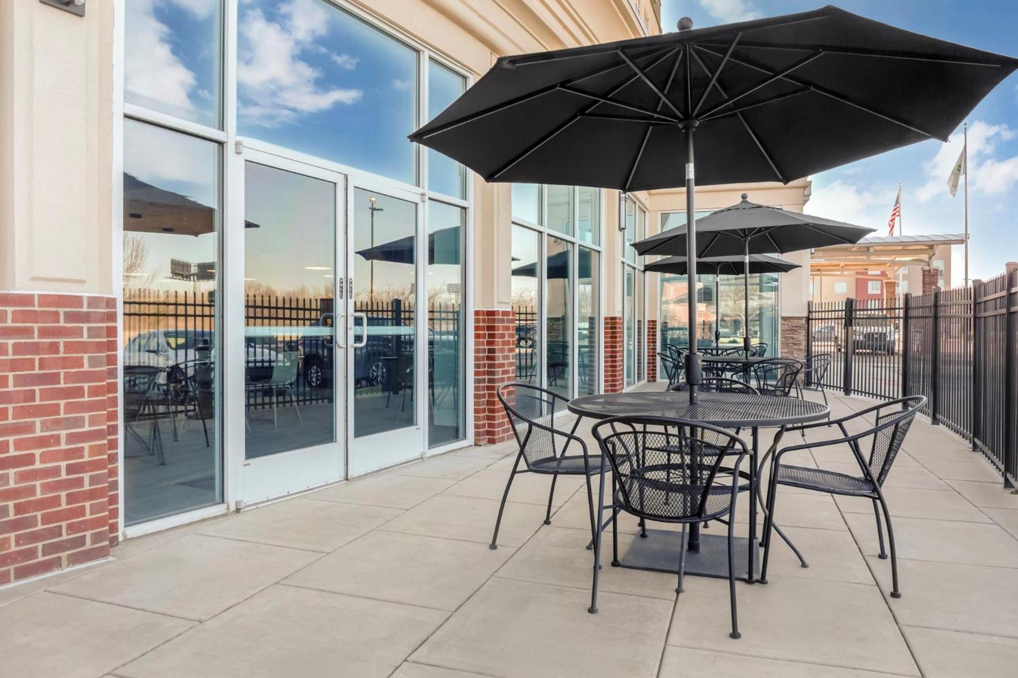 Holiday Inn Louisville Airport South By Ihg Exterior foto